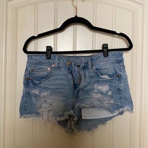 American Eagle distressed denim shorts Size: 8